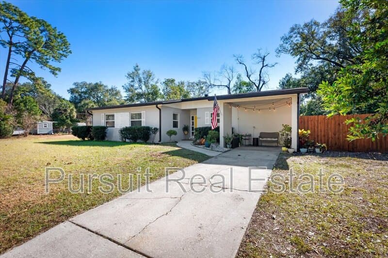 Jacksonville House: 2254 Clemson Road