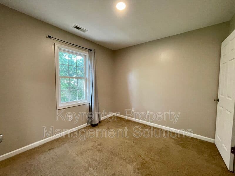Staunton House: 1008 Jackson St