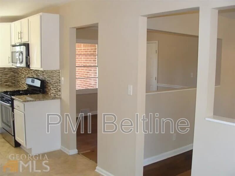 Decatur House: 2881 Monterey Drive