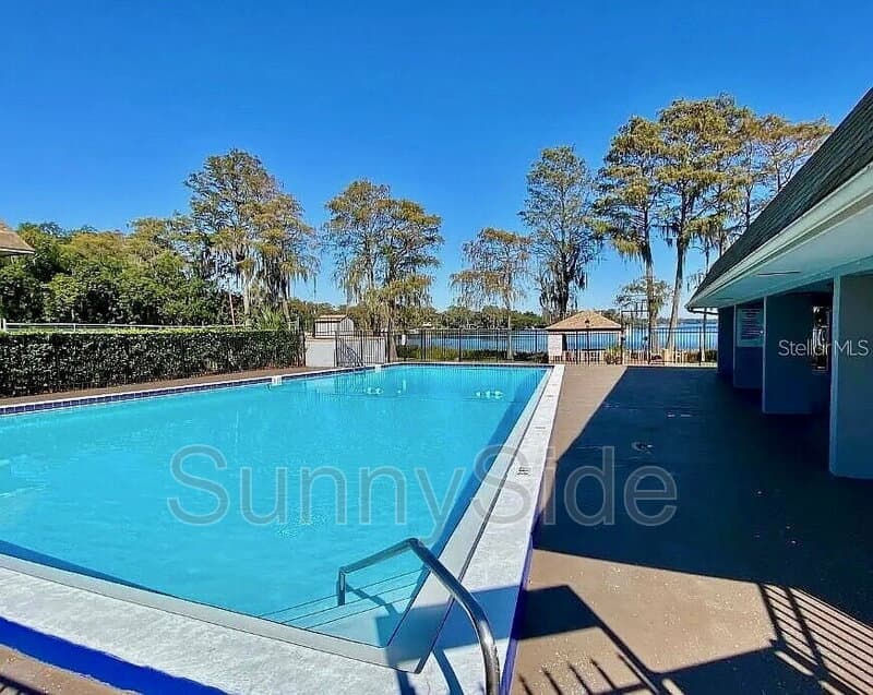 Orlando Condo: 915 W. Oak Ridge Road