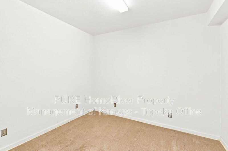 Kansas City House: 6320 N Nevada Ave