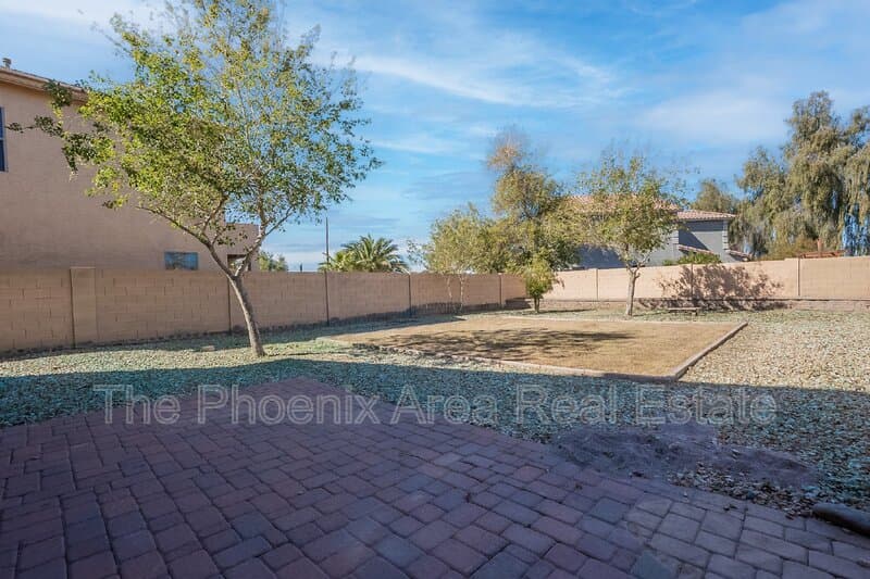 Maricopa House: 44626 W Yucca Ln