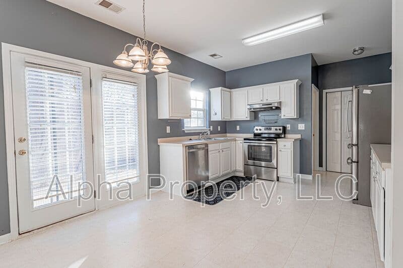 Greenville House: 7 Box Tree Way