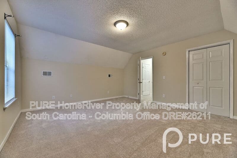 Columbia House: 312 Brook Hollow Dr