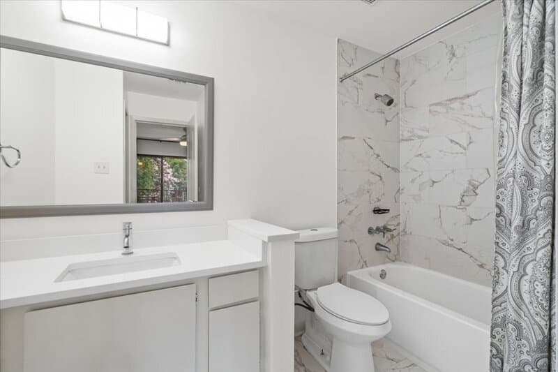 Austin Condo: 1705 Crossing Place