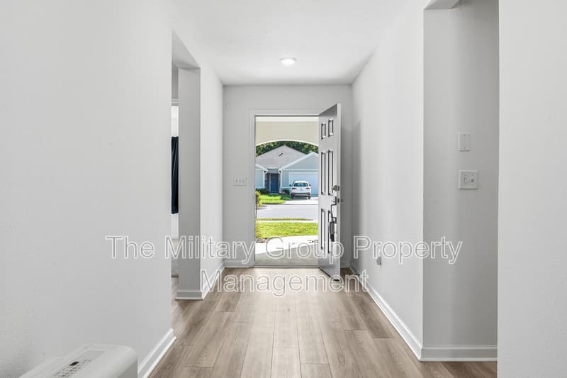Jacksonville House: 6506 Sandler Lakes Drive