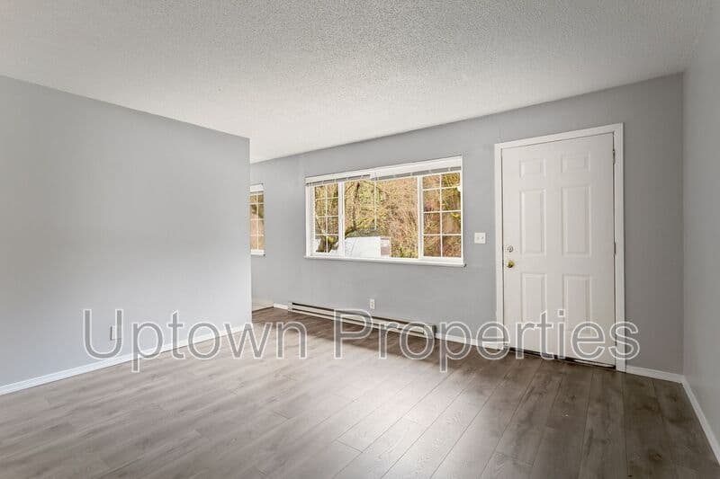 Portland House: 1515 SW CUSTER DR