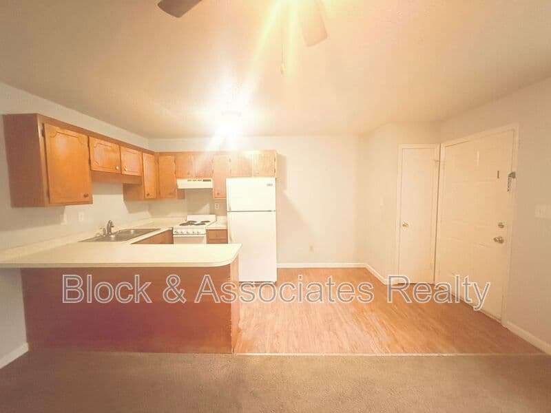 Randleman Condo: 306 Reece Ave
