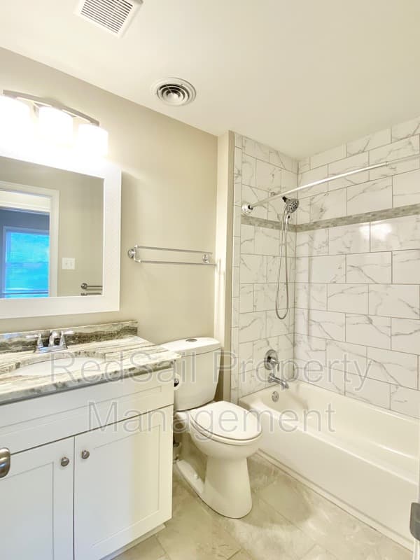 Newport News House: 116 Glade Rd