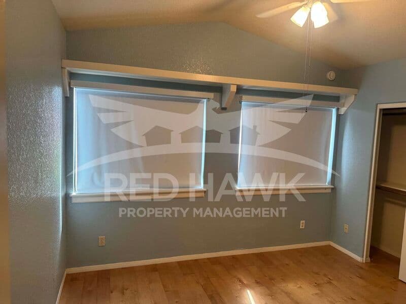 Tempe House: 25 W La Vieve Ln