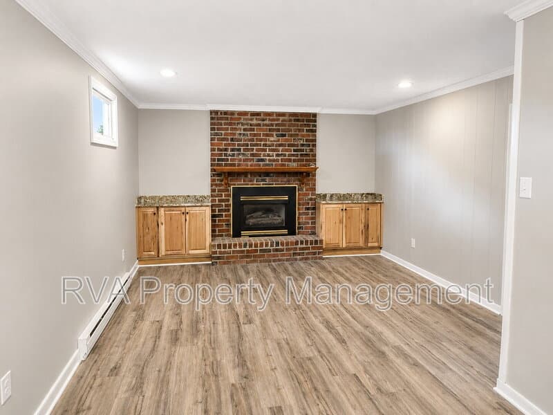 Mechanicsville House: 4476 Country Walk Lane
