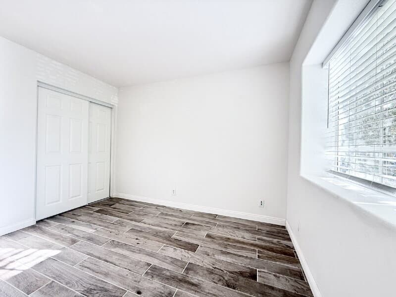Inglewood Condo: 741 Venice Way