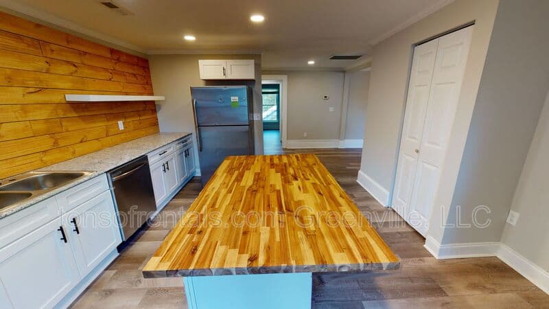 Spartanburg Condo: 740 B N Vernon Street