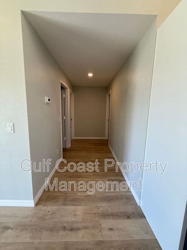 North Port House: 3294 West Price Blvd