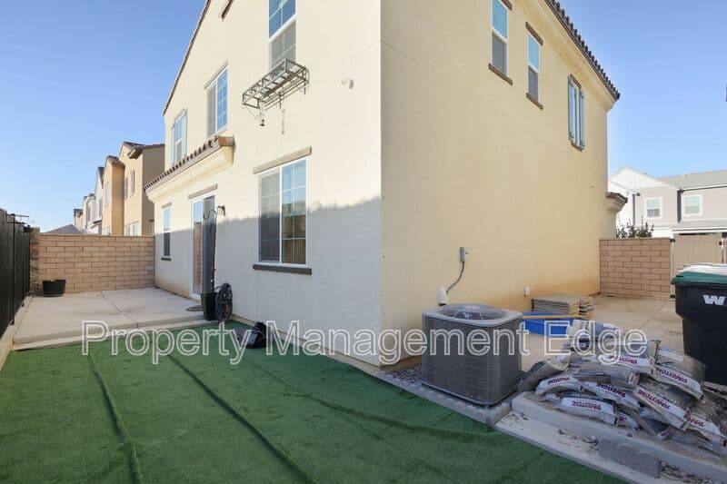 Menifee House: 26562 Brightstone Dr