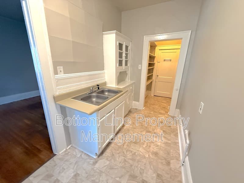 Charlotte Condo: 2108 E 7th St #3