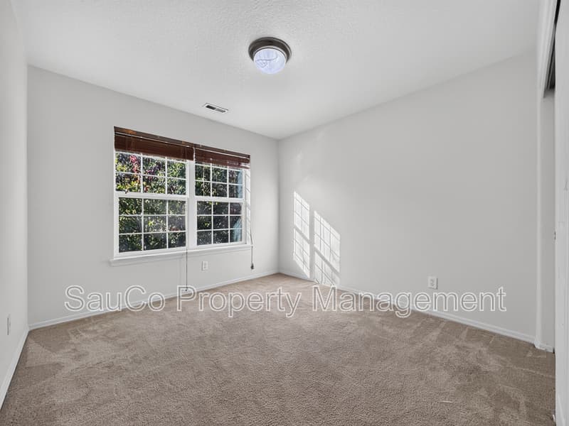 Hillsboro House: 902 SE Portlandia Ave