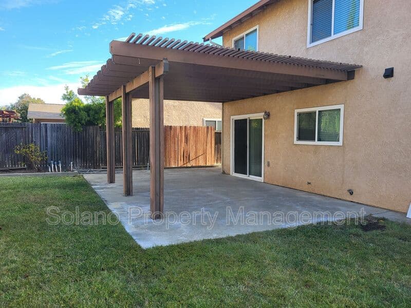 Vallejo House: 125 Serpentine Drive