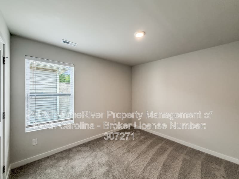 Hickory House: 2948 31st St Ln NE