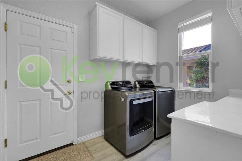 Lincoln House: 1740 Allenwood Circle