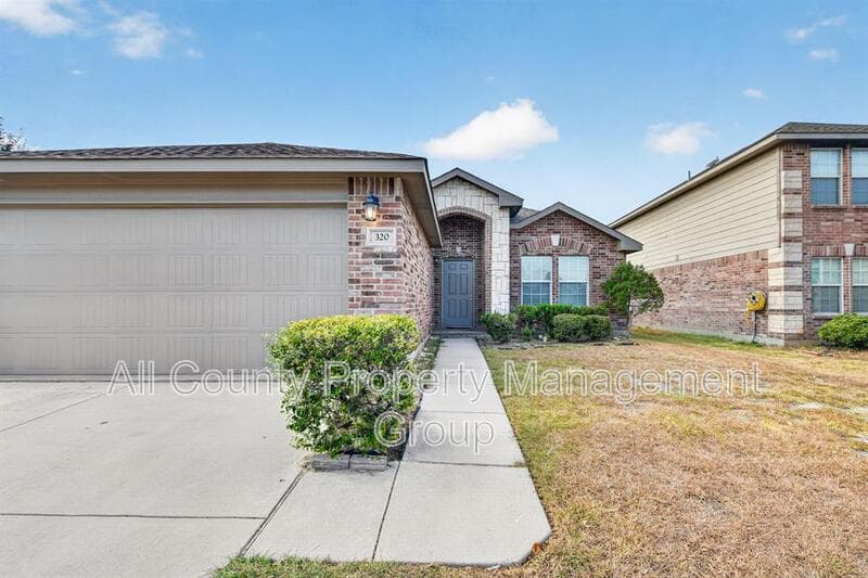 Fort Worth House: 320 Chalkstone Drive