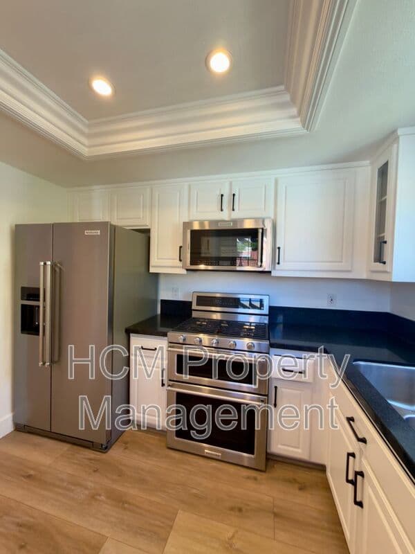 Mission Viejo House: 21897 Barbados