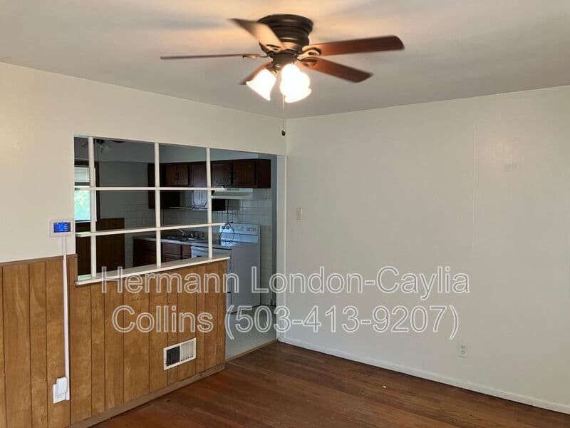 Saint Louis House: 234 Connolly Drive