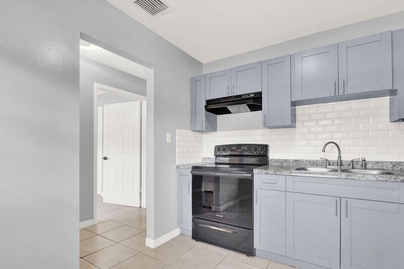 Fort Pierce House: 3104-3210 Louisiana Avenue