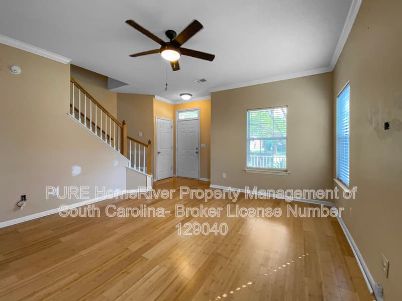 Goose Creek House: 109 Rockdale Ln