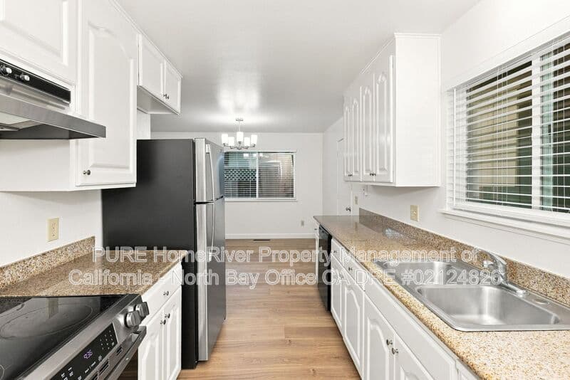 Santa Rosa House: 6123 Bridgewood Drive