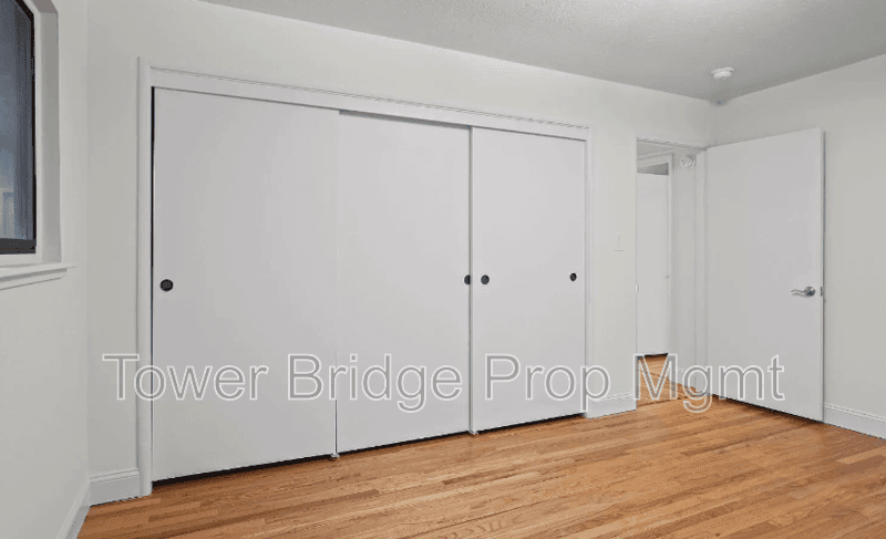 Fair Oaks House: 3937 Orangewood Dr