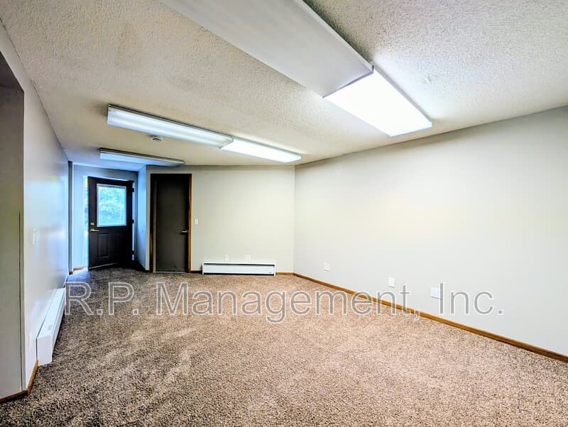 Minnetonka House: 4626 Linnea Ln