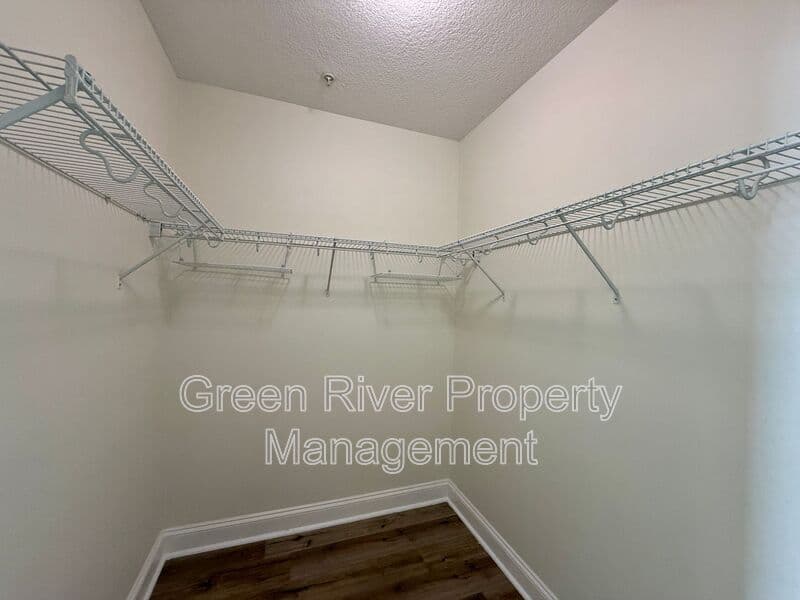 Jacksonville House: 1431 Riverplace Boulevard