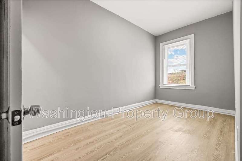 Baltimore House: 206 E 25th St