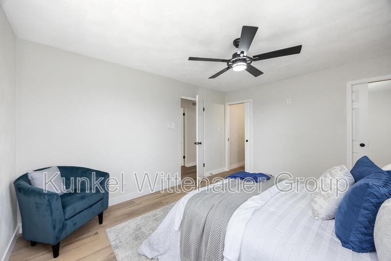 Red Bud House: 9355 IL-3