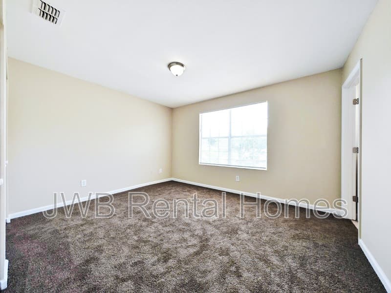 Jacksonville Townhome: 85 5th St W