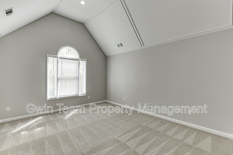 Duluth House: 9345 Riverclub Pkwy