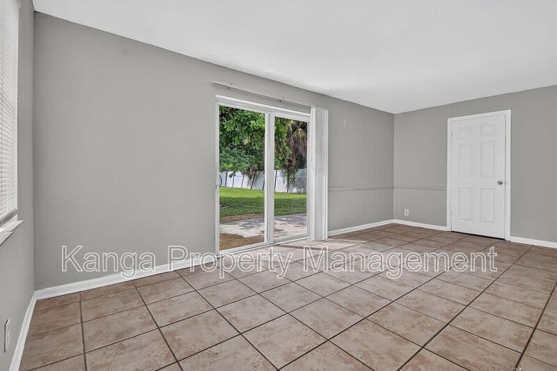 Riviera Beach House: 1037 W 28Th St