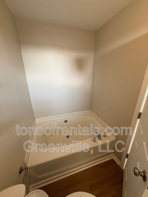 Duncan House: 151 Bellweather Drive