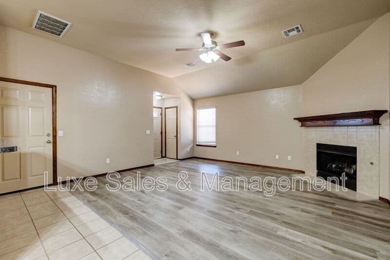 Yukon House: 3517 Galatian Way