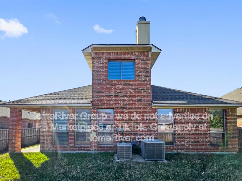 Arlington House: 7617 Yearling Way