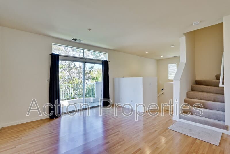 Mountain View Townhome: 146 Holly Court