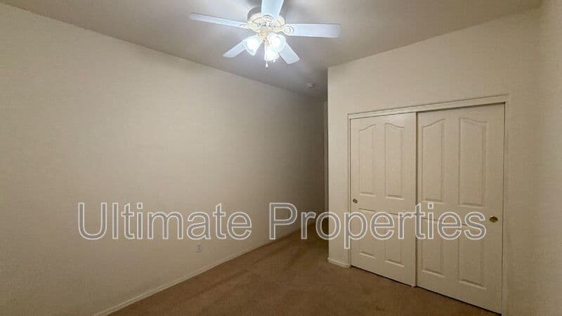 Surprise House: 16984 West Southampton Road