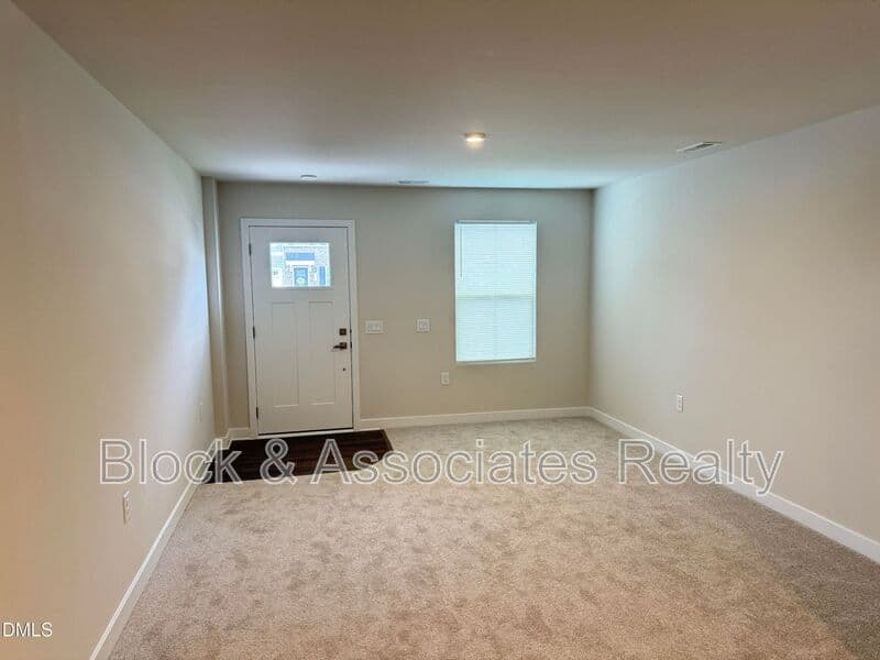 Raleigh House: 1337 Rollman Farm