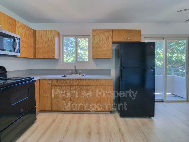 San Deigo Condo: 540 65th St
