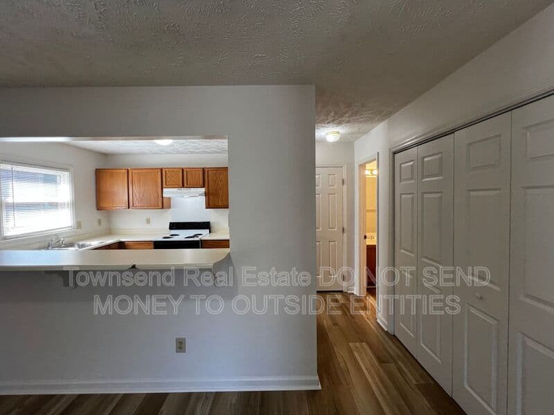 Fayetteville House: 1028-1 Ancestry Dr.
