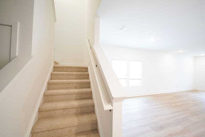Bloomingdale House: 128 Kingswood Cir