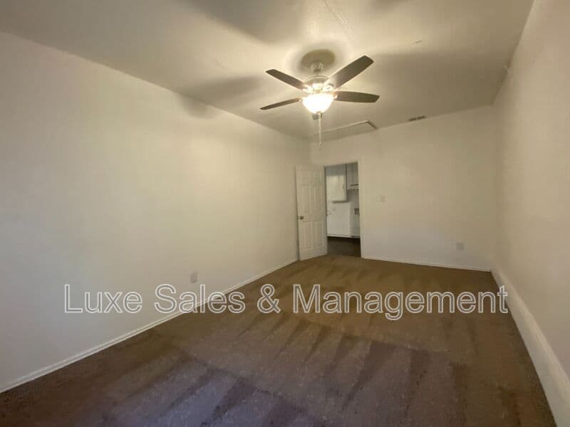Midwest City House: 602 Royal Ave