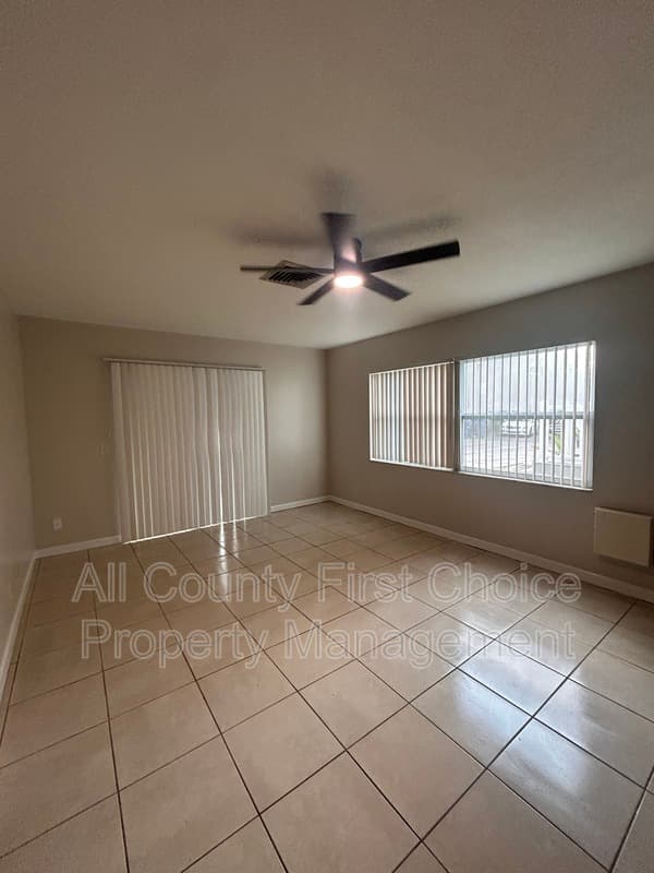Largo Condo: 2390 14TH Ave SW