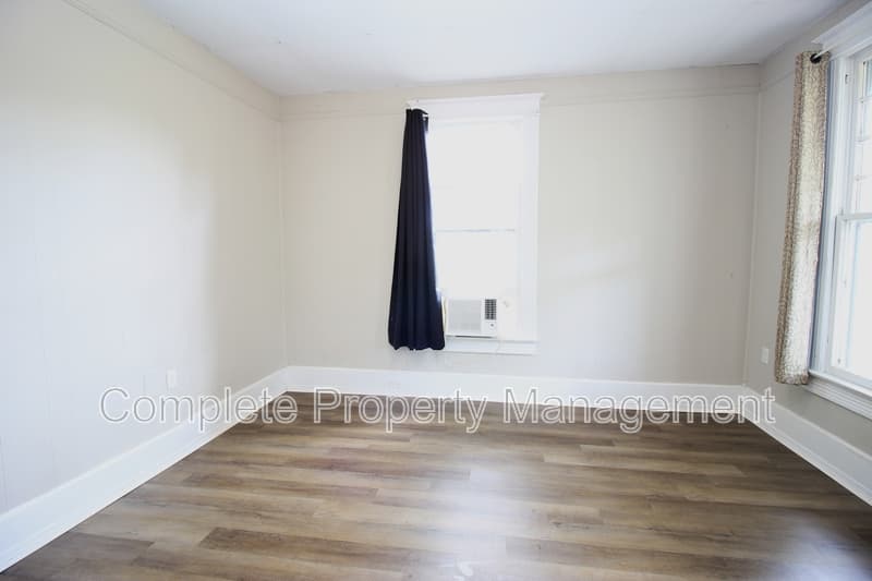 Birmingham House: 524 Fulton Avenue Southwest